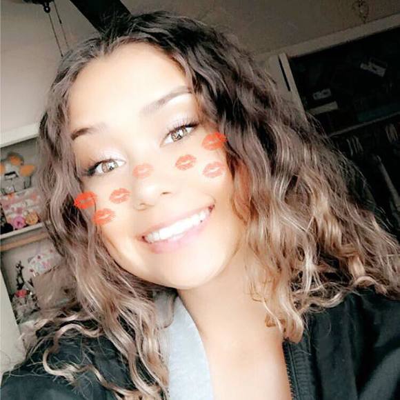 Alyssa Kobata - Poshmark Profile Picture of Alyssa Kobata (@alyssakobata) on Poshmark