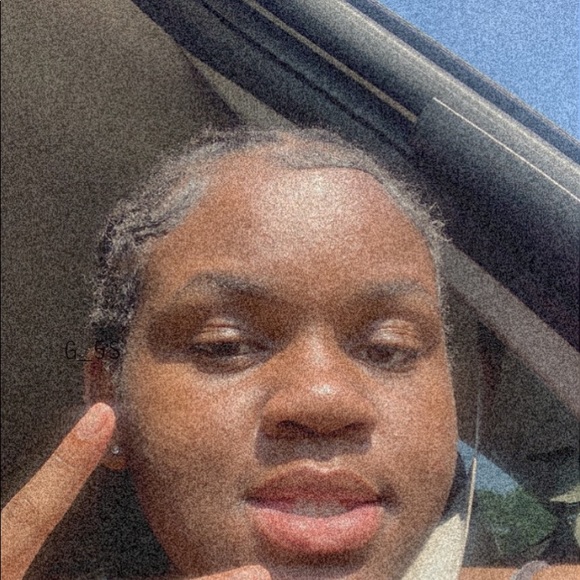 Profile Picture of Anayia dior Skillom (@niya_pooh351) on Poshmark