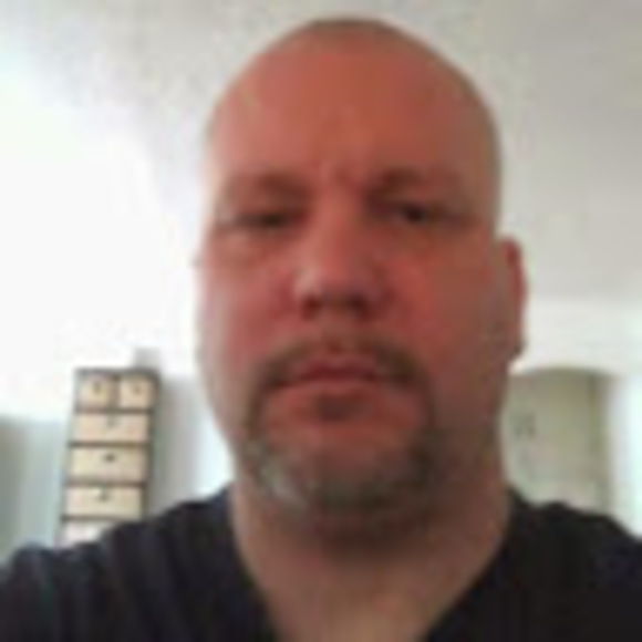 Profile Picture of Tom Gardiner (@tom_gardiner) on Poshmark