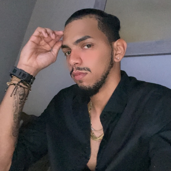 Profile Picture of Carlos Guzman guzman (@carlosguzman765) on Poshmark