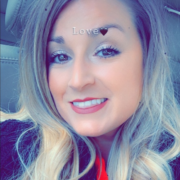 Profile Picture of Krystal Quinn (@kelaine522) on Poshmark