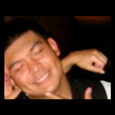 Profile Picture of John Robert Manlucu (@carmenllywelyn) on Twitter