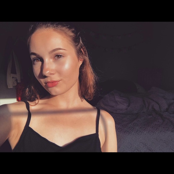 Profile Picture of Neilla Keller (@neillakeller) on Poshmark