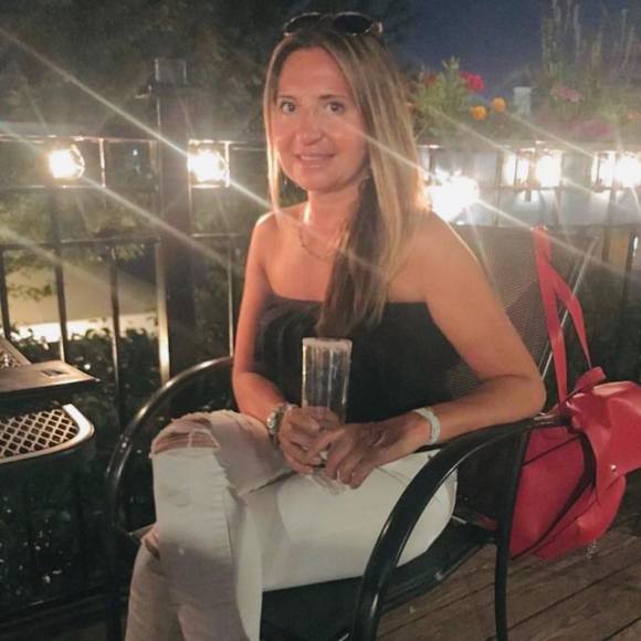 Profile Picture of Paulina Hoeflicker (@hoeflicker) on Poshmark