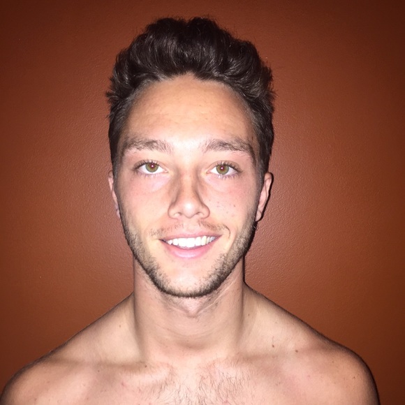 Profile Picture of Nicholas Sapienza (@nickysap) on Poshmark