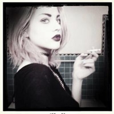 Profile Picture of Frances Bean Cobain (@Fbeancobain_) on Twitter