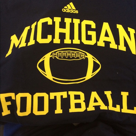 Profile Picture of Dalton Hoiles (@dh2323) on Poshmark