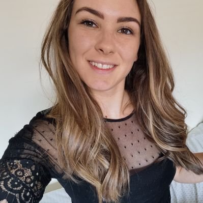 Profile Picture of Nicki (@NickiHolmes_xo) on Twitter