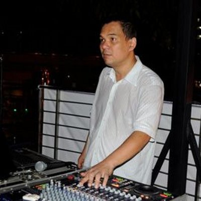 Profile Picture of Raymond Burrows (@BurrowsDjvox48) on Twitter