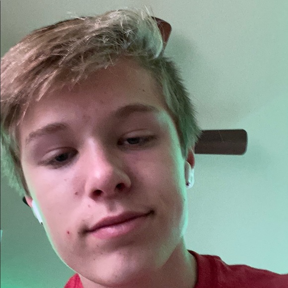 Profile Picture of Cole Munnerlyn (@colemunnerlyn) on Poshmark