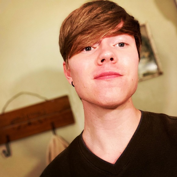 Profile Picture of Jake Ensinger (@jake21323) on Poshmark