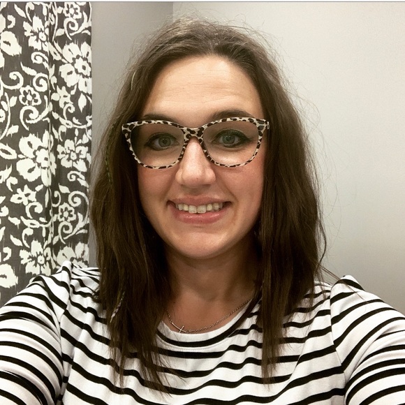 Amanda Utzinger - Poshmark Profile Picture of Amanda Utzinger (@pec_amanda) on Poshmark