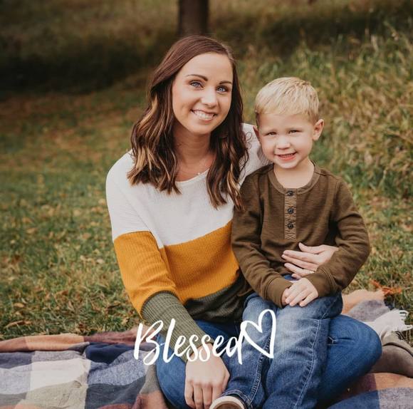 Profile Picture of Kimberly Servine (@kservine) on Poshmark
