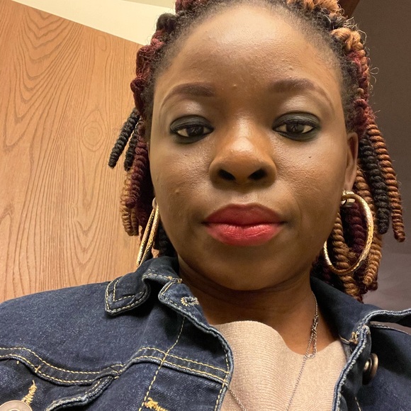 Profile Picture of Mosunmade Adeoye (@adeoyemosunmade) on Poshmark