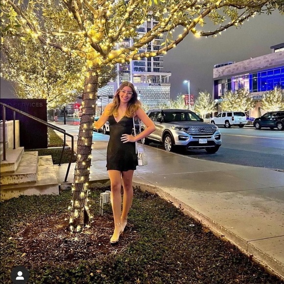 Profile Picture of Kendall Curtis (@curtiskendall29) on Poshmark