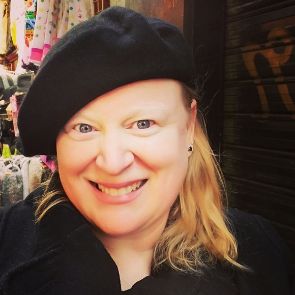 Marianne Laurencell - Poshmark Profile Picture of Marianne Laurencell (@mlaurencell) on Poshmark