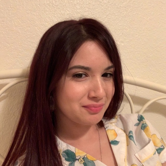 Profile Picture of Ivannah Marrero (@ivannah_sophia) on Poshmark