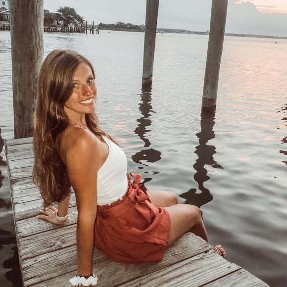 Profile Picture of Katie Sorah (@katiesorahh) on Poshmark