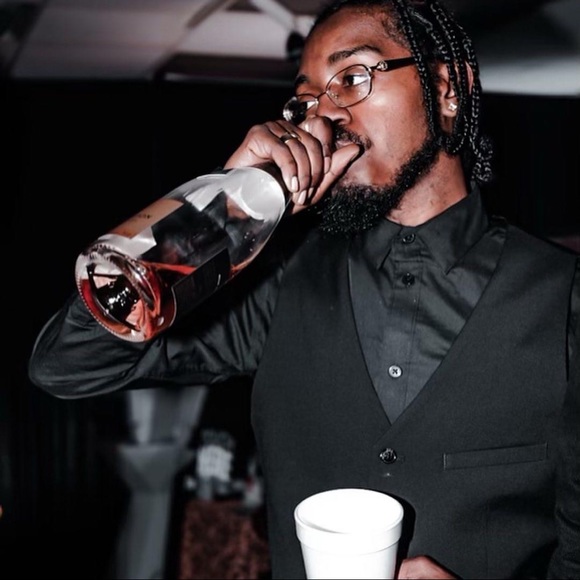 Profile Picture of Joey Beard (@joeybeard185) on Poshmark