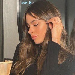 Profile Picture of Elsa Inac (@96michaelr) on Twitter