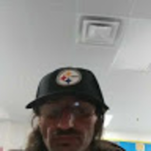 Profile Picture of Raymond Weaver (@weaverraymond28) on Poshmark