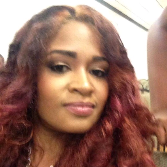 Profile Picture of Rosalynn Williams (@rosalynnw1981) on Poshmark