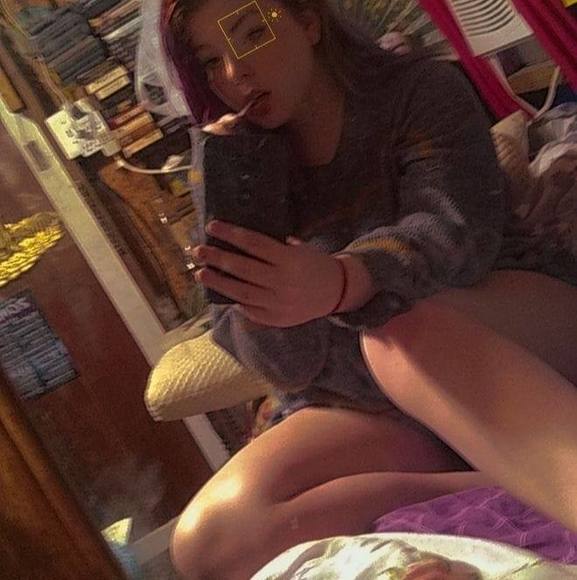 Profile Picture of Mary Mixter (@marymixter) on Poshmark