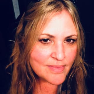 Profile Picture of Kim Gladden (@kimszenskin) on Instagram