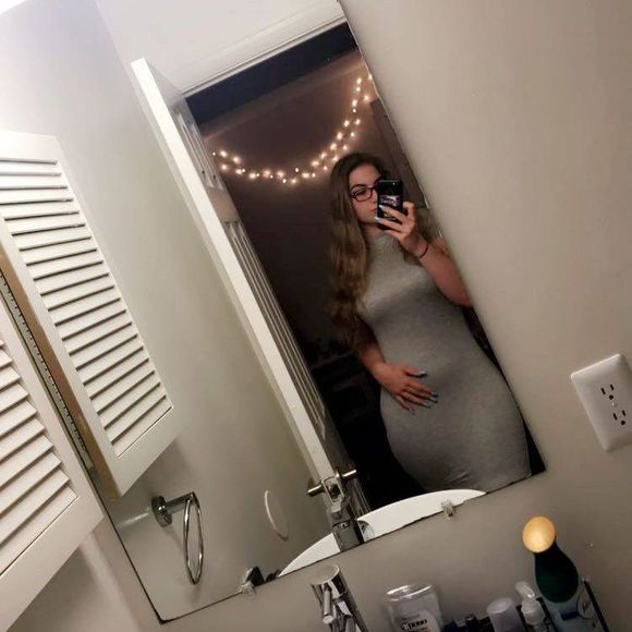 Profile Picture of Sabrina Schnepfe (@sabrina101997) on Poshmark