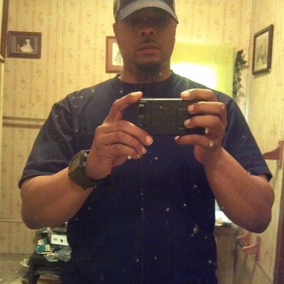 Profile Picture of Ernest Oliver (@ernestoliver) on Poshmark
