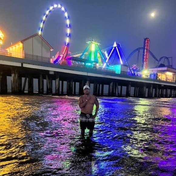 Profile Picture of Efrem Capili (@salsaholic2) on Poshmark