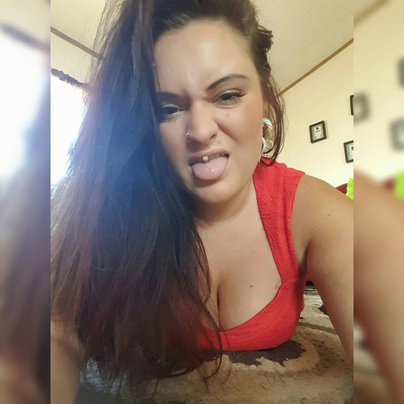 Profile Picture of Kindra Henderson (@misskindra) on Poshmark