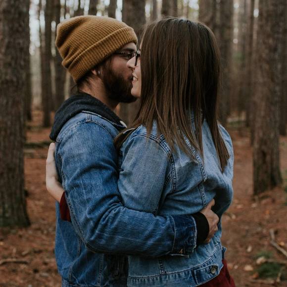 Profile Picture of Amanda Perreault (@amandaperreault) on Poshmark