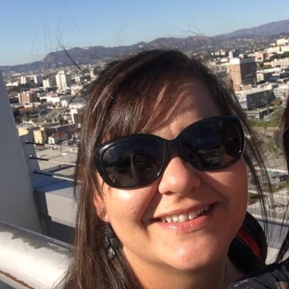 Profile Picture of Crystal Swope (@swomamma) on Poshmark