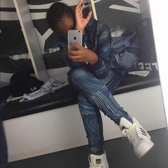 Profile Picture of Sorel Thomas (@relrel_on_fleek) on Poshmark