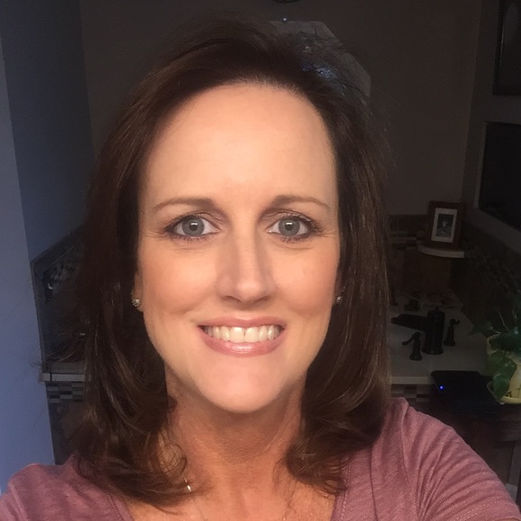 Profile Picture of Kim Shaver (@kcshaver) on Poshmark
