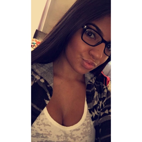 Profile Picture of Sabrina Bilotto (@sabrinawayne) on Poshmark