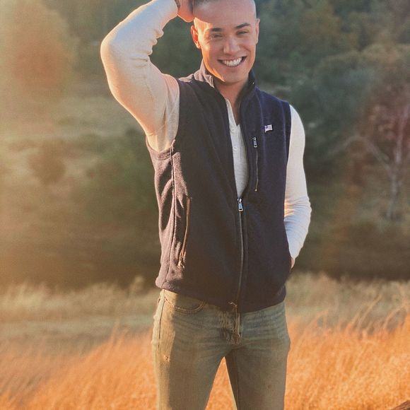 Profile Picture of Justin Michaels (@jkungilies) on Poshmark