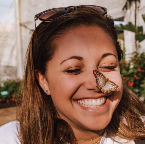 Profile Picture of Nikki Tomsovic (@nikkitomsovic) on Poshmark