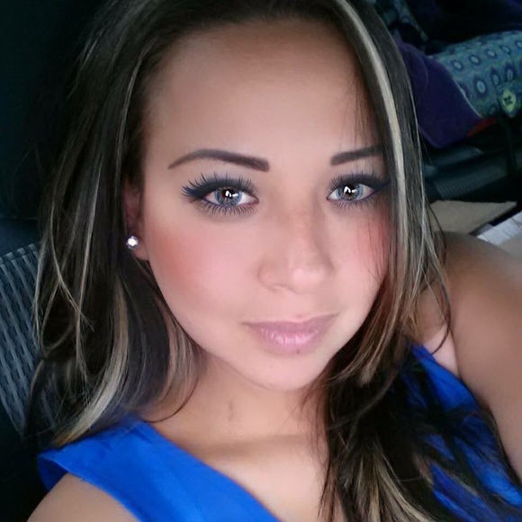 Profile Picture of Dirce Lopez (@dirce_lopez) on Poshmark