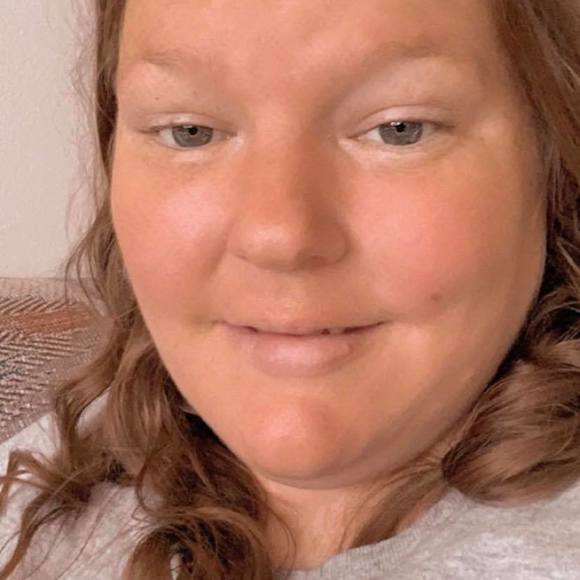 Profile Picture of Ashley Testa (@ashleyntesta10) on Poshmark