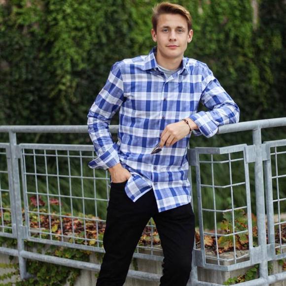 Profile Picture of Jacob Humphries (@jakerhumphries) on Poshmark