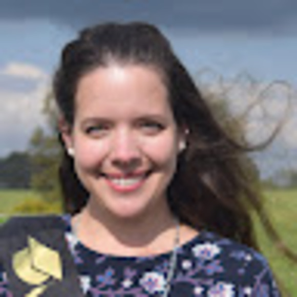 Profile Picture of Lillian Sims (@lrsi224) on Poshmark