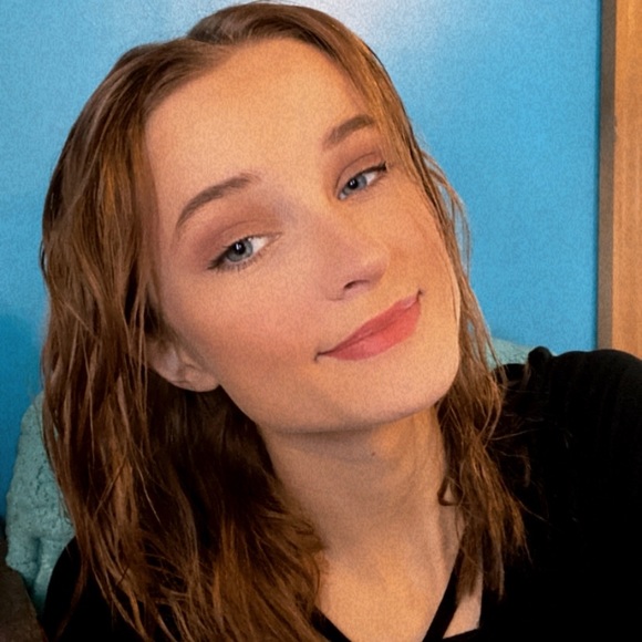 Profile Picture of Jessica Wireman (@jessjow123) on Poshmark