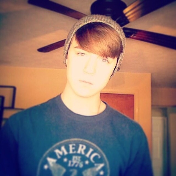 Profile Picture of Joey Graham (@grahamj98) on Poshmark