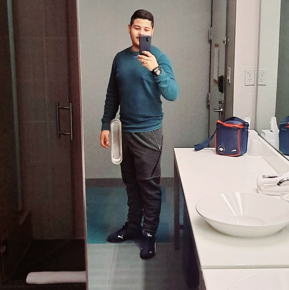 Profile Picture of Carlos daniel Acosta acosta (@carlos97649) on Poshmark