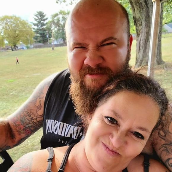 Profile Picture of Sara Czuk (@beefysbc) on Poshmark