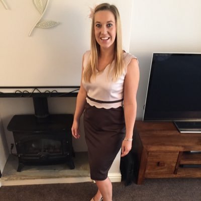 Profile Picture of Lynne Roberts (@lynneroberts10) on Twitter