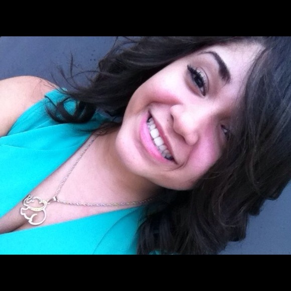 Profile Picture of Lorraine Acosta (@lorriacosta) on Poshmark