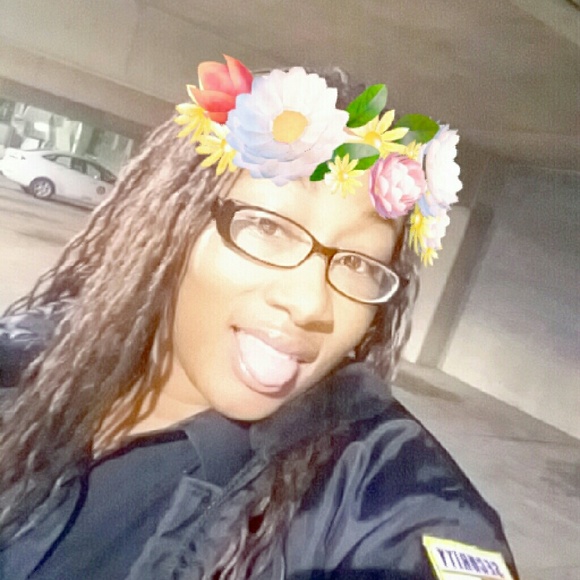 Profile Picture of Dee Tillman (@deetillman319) on Poshmark